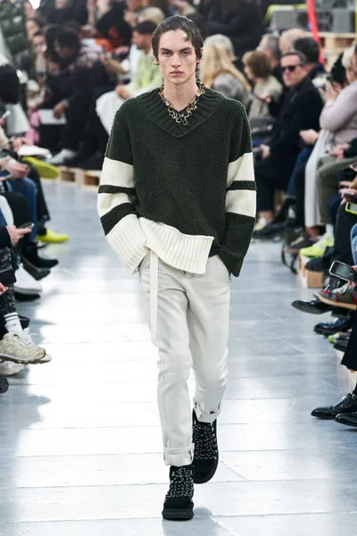 Look 24